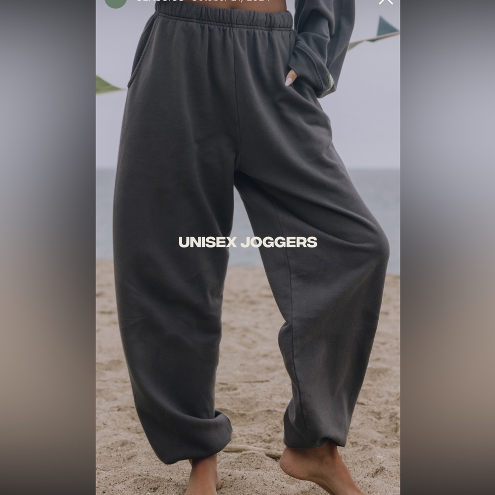 Daily Drills Unisex Joggers in Washed Black